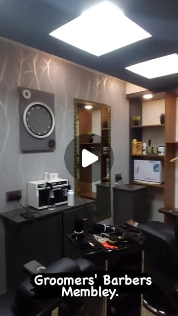Haircut by The Clippers Barbershop in Nairobi — .
How are you planning on starting your week?
Venue: @groomers_barbers_ke

